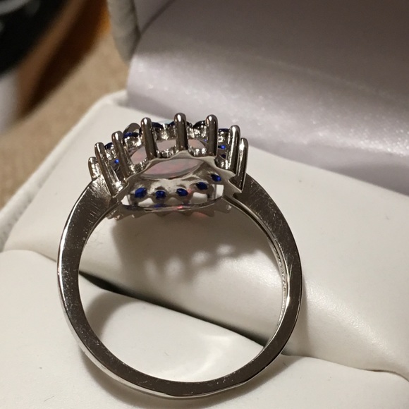 2ct Fire opal ring with sapphires - Picture 3 of 4